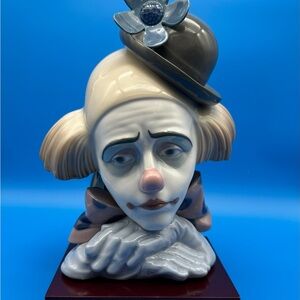 Lladro Porcelain Clown Bust in Cream, Gray and Pink Accent